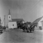 Göllei utcakép jobb oldalt Rácz Vali szülőházával (~1940-es évek)